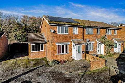 Pine Way, Folkestone, CT19 3 bed end of terrace house for sale