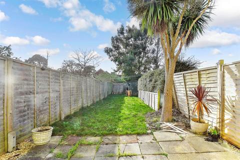 Essex Road, Bognor Regis, West Sussex 1 bed ground floor flat for sale