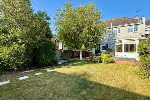 Old Town, Swindon SN1 3 bed end of terrace house for sale