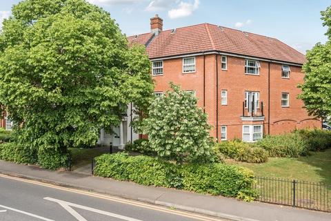 Wokingham,  Berkshire,  RG41 2 bed flat for sale