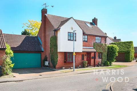 Woodland Close, Hatfield Peverel, CM3 4 bed detached house for sale