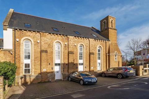 Maple Road, Surbiton 2 bed apartment for sale