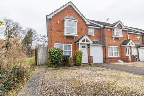 Holly Court, Oadby, Leicester, LE2 3 bed semi