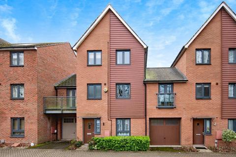 Ruskin Grove, Maidstone ME15 5 bed townhouse for sale