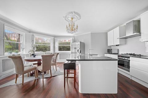 Langland Gardens, London, NW3 4 bed apartment for sale