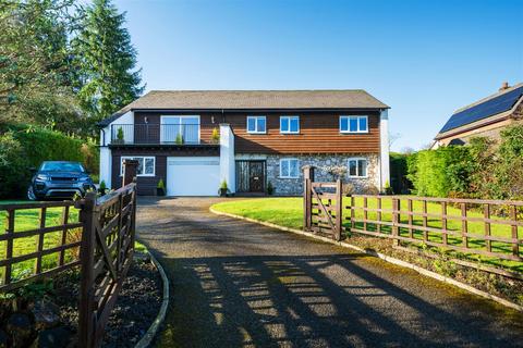 Stoneleigh, Llwyn Y Garth, Llanfyllin 3 bed detached house for sale