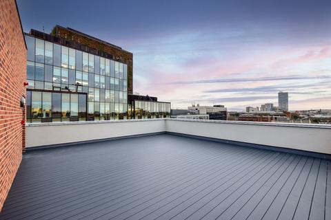 17 Junction Court, Watford 2 bed apartment for sale