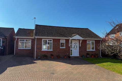 Butson Close, Newbury, RG14 3 bed detached bungalow for sale