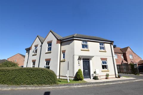 Hornbeam Drive, Healing DN41 3 bed semi