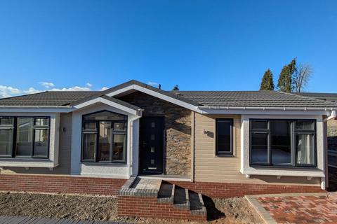 Bromyard, Herefordshire, HR7 2 bed park home for sale