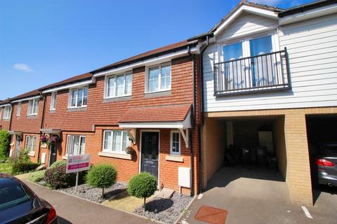 Isles Quarry Road, Borough Green TN15 3 bed terraced house for sale