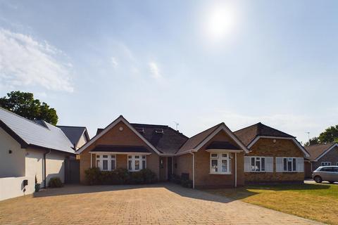 Howletts Lane, Ruislip HA4 6 bed detached bungalow for sale