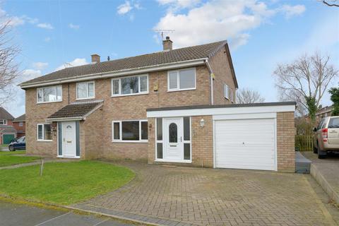 Frankton Close, Telford Estate... 3 bed semi