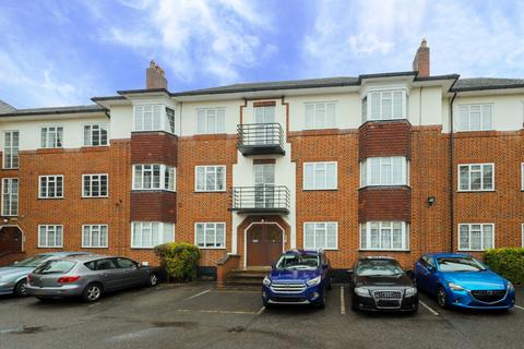 St. Thomas Drive, Greater London HA5 2 bed apartment for sale