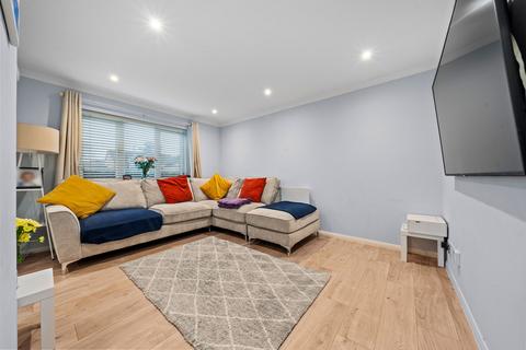 Primrose Close, Wallington 2 bed ground floor flat for sale