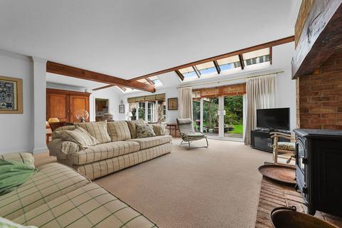 Upper Meadow, Bury St. Edmunds IP31 4 bed detached house for sale