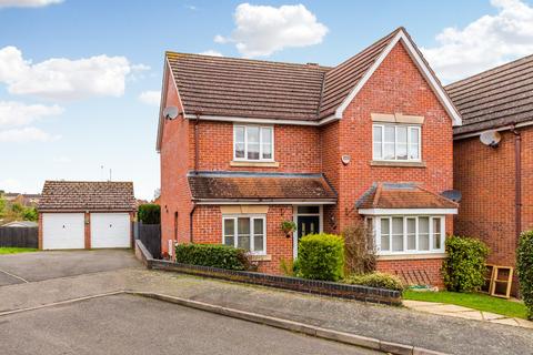 Farndish Close, Rushden NN10 4 bed detached house for sale