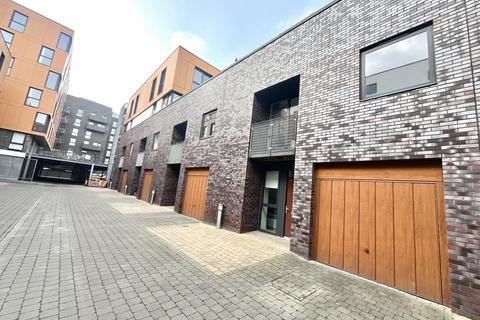 Advent Way, Manchester, M4 7LQ 2 bed terraced house for sale