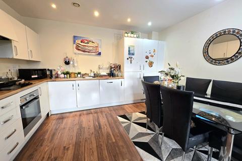 Mondrian Court, Artisan Place 2 bed apartment for sale
