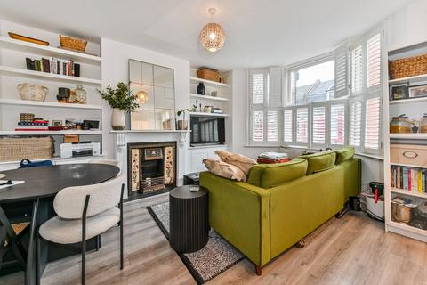 Birnam Road, Finsbury Park, London, N4 2 bed flat for sale