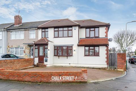 South End Road, Hornchurch, RM12 5 bed end of terrace house for sale