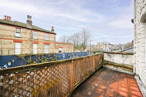 Crouch Hill, Crouch End, London, N4 1 bed flat for sale