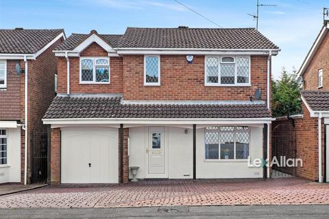 Finsbury Drive, Brierley Hill 4 bed detached house for sale