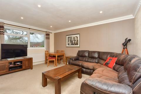 Bridle Path, Woodford Green, Essex 2 bed flat for sale