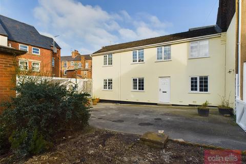 Rosevale Terrace, Scarborough 3 bed end of terrace house for sale