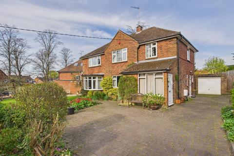 Princes Risborough HP27 4 bed detached house for sale