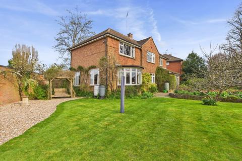 Princes Risborough HP27 4 bed detached house for sale
