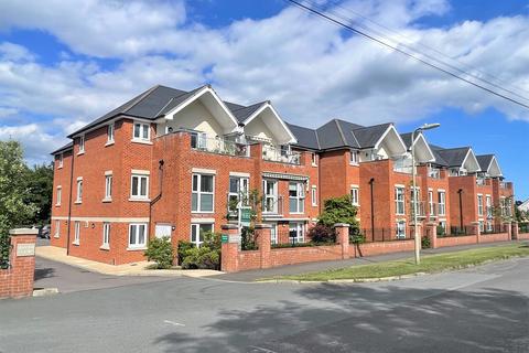 Southampton Road, Hythe, SO45 2 bed apartment for sale