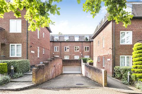 Eastbury Avenue, Northwood 3 bed apartment for sale