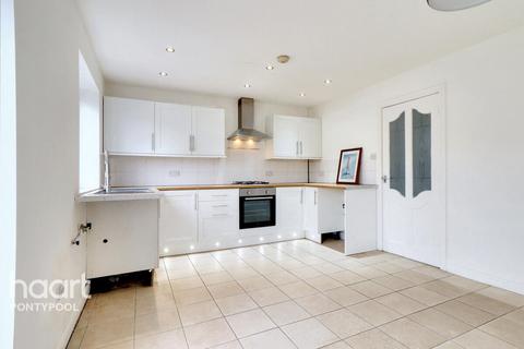 George Street, Pontypool 3 bed semi