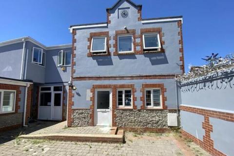 North Road, Lancing BN15 2 bed flat for sale