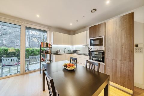 Duke of Wellington Avenue, London 2 bed apartment for sale