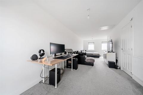 Saxon Square, Ramsgate 3 bed townhouse for sale