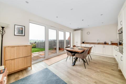 Foxglove Drive, Kirkburton, HD8 3 bed detached house for sale