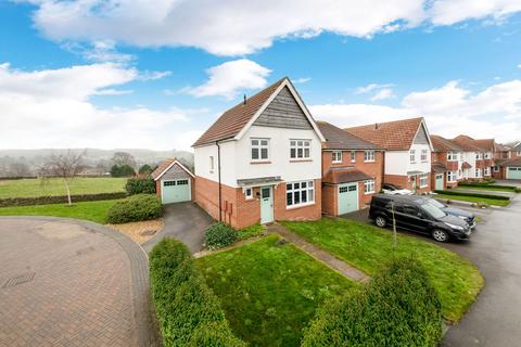 Foxglove Drive, Kirkburton, HD8 3 bed detached house for sale