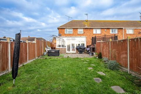 New Road, Sheerness ME12 3 bed end of terrace house for sale