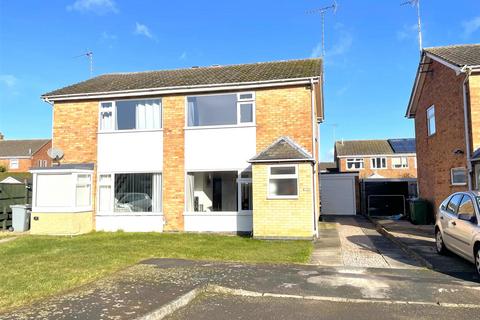 Troon Close, Stamford 2 bed semi