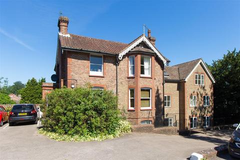 Paddockhall Road, Haywards Heath 1 bed flat for sale