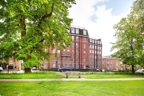Heathfield Terrace, London W4 2 bed flat for sale