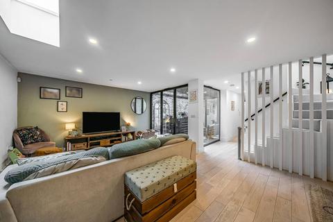 Heath Road, Thornton Heath, CR7 3 bed end of terrace house for sale