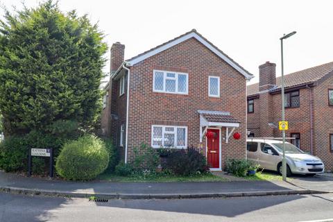 Katrina Gardens, Hayling Island 3 bed detached house for sale