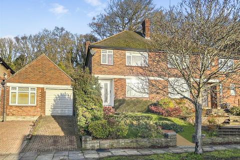 The Reddings, Mill Hill 3 bed semi