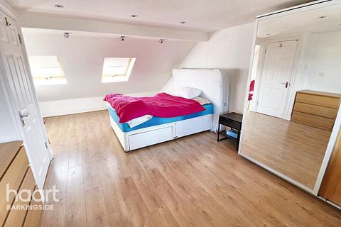 Eastern Avenue, Newbury Park 3 bed terraced house for sale