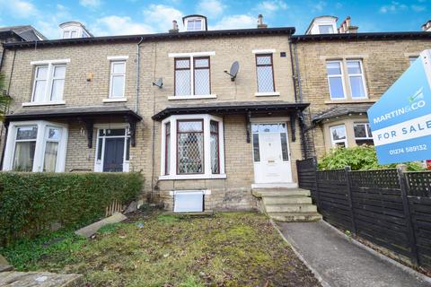 Wellington Crescent, Bradford BD18 6 bed terraced house for sale