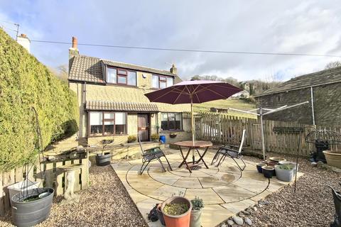 Hermit Hole, Keighley BD21 3 bed link detached house for sale