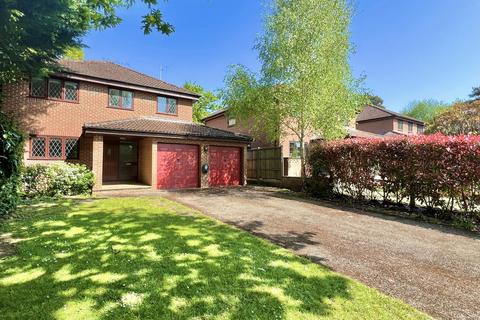 Dell Grove, Camberley GU16 4 bed detached house for sale